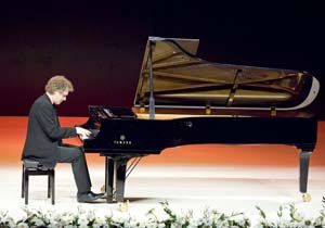 Festivalde talyan Piyanist Lucchesini Gecesi Yaand 